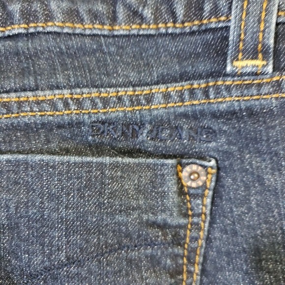 DKNY Jeans Short Ankle Crop Womens Size 14 Dark Wash 26 Inseam Straight Leg EUC - Picture 6 of 9
